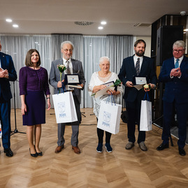Zväčšiť fotografiu - Ocenenie pre tých, ktorí svojou prácou budujú lepšiu spoločnosť - TSK_oceňovanie_zdravotníci_sociálnici_mini (33 of 116)