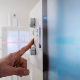 Zväčšiť fotografiu - Pacientom s bolesťami chrbta pomôžu vďaka špeciálnej terapii - TSK_Diagnosticke_centrum_NsP_PB_mini-46