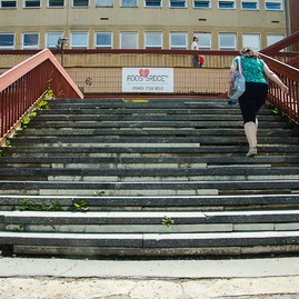 Zväčšiť fotografiu - Pacientov budú vítať vynovené vstupy - TSK_NsP PB_schody_mini (12 of 52)