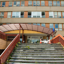 Zväčšiť fotografiu - Pacientov budú vítať vynovené vstupy - TSK_NsP PB_schody_mini (17 of 52)
