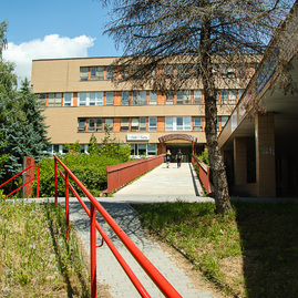 Zväčšiť fotografiu - Pacientov budú vítať vynovené vstupy - TSK_NsP PB_schody_mini (28 of 52)