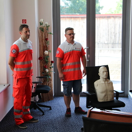 Poskytnúť prvú pomoc s použitím externého defibrilátora už vedia aj zamestnanci trenčianskej župy - IMG_7228