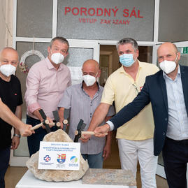 Zväčšiť fotografiu - Považskobystrická nemocnica bude mať nové pôrodné sály - 20220627_TSK_048w