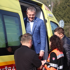 Zväčšiť fotografiu - Považskobystrická nemocnica prevádzkuje vlastnú ambulanciu záchrannej zdravotnej služby - IMG_0696