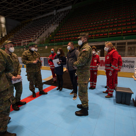 Zväčšiť fotografiu - Pre nedostatok vakcín župa nemôže naplno využívať svoje očkovacie centrá - TSK_VKOC_PD_otvorenie__1_