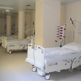 Zväčšiť fotografiu - Pred 60 rokmi otvorili v bojniciach nemocnicu - zdroj nsp pd lozkova cast