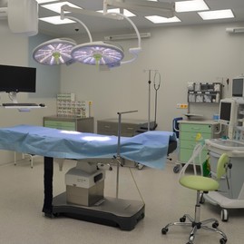 Zväčšiť fotografiu - Pred 60 rokmi otvorili v bojniciach nemocnicu - zdroj nsp pd operacne saly