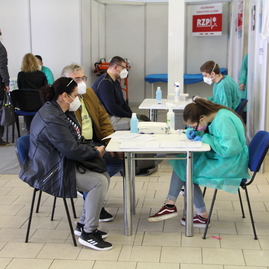 Zväčšiť fotografiu - Prihláste sa na očkovanie! k dispozícii sú termíny v trenčíne aj v prievidzi - IMG_0039