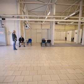 Zväčšiť fotografiu - Príprava na spustenie krajského vakcinačného centra v trenčíne napreduje - TSK_príprava vakcinačného centra_mini(28)