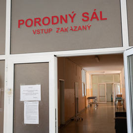 Zväčšiť fotografiu - Rádiodiagnostické oddelenie v považskobystrickej nemocnici s novým pomocníkom - 20220627_TSK_047w