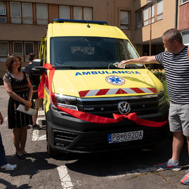 Zväčšiť fotografiu - Sanitné vozidlo rzp uviedli do života netradičným spôsobom - 20200807_PB_NsP_046w