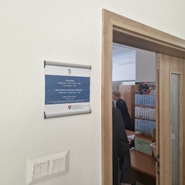 Zväčšiť fotografiu - Takmer 35 tisíc podpisov dnes odovzdali na ministerstve zdravotníctva - 20230626_132320