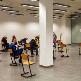 Zväčšiť fotografiu - Takto vyzeral prvý očkovací víkend v novom mobilnom očkovacom centre v prievidzi! - index1