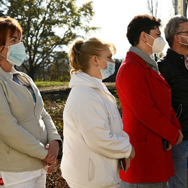 Zväčšiť fotografiu - Nominujte hrdinov dnešných dní z oblasti zdravotníctva! - 20201118 boj nemocnica 016w