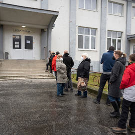 Zväčšiť fotografiu - Trenčianska župa pomáha s očkovaním priamo v obciach - 20211127_BOSACA_ockovanie_002w