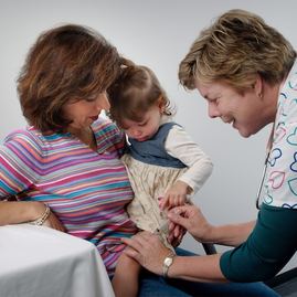 Zväčšiť fotografiu - Trenčiansky samosprávny kraj zásadne nesúhlasí s ďalším rušením detských pohotovostí - cdc-Vqt9v7v6g44-unsplash