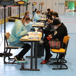 Zväčšiť fotografiu - Tretí májový víkend župa zaočkovala 7102 ľudí - IMG_0099