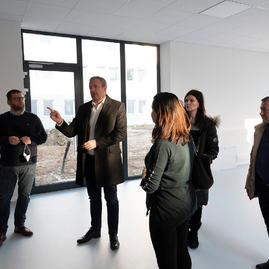 Zväčšiť fotografiu - Urgentný príjem bojnickej nemocnice tesne pred dokončením - 20220314_BOJNICE_032w