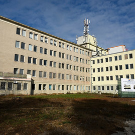 Zväčšiť fotografiu - V bojnickej nemocnici vyrástol základný skelet nového urgentného príjmu - 20201118_BOJ_nemocnica_008w