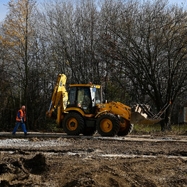 Zväčšiť fotografiu - V bojnickej nemocnici začala výstavba nového urgentného príjmu - 20201118_BOJ_nemocnica_010w
