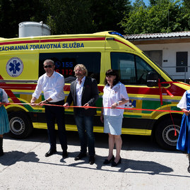 Zväčšiť fotografiu - V myjavskej nemocnici uviedli do života nové sanitné vozidlo rlp - 20200710_MY_NsP_sanitka_037w
