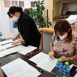 Zväčšiť fotografiu - V najväčšom župnom zariadení sociálnych služieb sa podávala tretia dávka vakcíny - TSK_CSS Bôrik_3.dávka_mini (1 of 48)