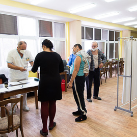 Zväčšiť fotografiu - V najväčšom župnom zariadení sociálnych služieb sa podávala tretia dávka vakcíny - TSK_CSS Bôrik_3.dávka_mini (23 of 48)