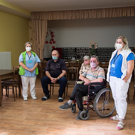 Zväčšiť fotografiu - V najväčšom župnom zariadení sociálnych služieb sa podávala tretia dávka vakcíny - TSK_CSS Bôrik_3.dávka_mini (7 of 48)