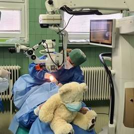 Zväčšiť fotografiu - V považskobystrickej nemocnici ako tretí na slovensku implementovali najnovšiu umelú šošovku - received_1401717390191137