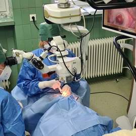Zväčšiť fotografiu - V považskobystrickej nemocnici ako tretí na slovensku implementovali najnovšiu umelú šošovku - received_497366105007210