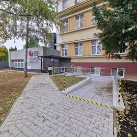 Zväčšiť fotografiu - V trenčíne pribudla moderná magnetická rezonancia - 20231023_094521