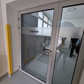 Zväčšiť fotografiu - V trenčíne pribudla moderná magnetická rezonancia - 20231023_094904