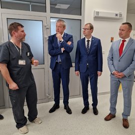 Zväčšiť fotografiu - V trenčíne pribudla moderná magnetická rezonancia - 20231023_101923