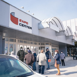 Zväčšiť fotografiu - Vkoc v trenčíne a prievidzi budú najbližší víkend očkovať len pfizerom - TSK_Otvorenie VKOC Trenčín-128