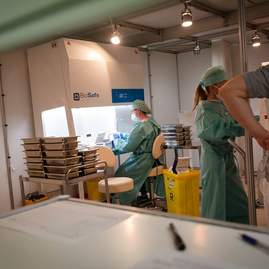 Zväčšiť fotografiu - Vo vkoc bolo zaočkovaných ďalších viac ako 7 600 ľudí - TSK_VKOC TN_22_05-16