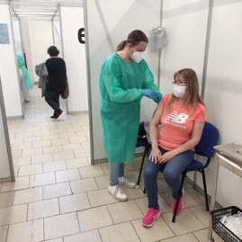Zväčšiť fotografiu - Vo vkoc v trenčíne očkujeme v piatok i sobotu - Ockovanie_05-1__138_