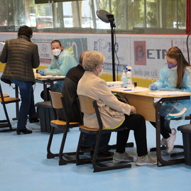 Zväčšiť fotografiu - Župa bude opäť očkovať aj bez registrácie - Očkovanie_05-1 (52)