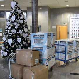 Zväčšiť fotografiu - Župa neustále zásobuje lekárov aj zariadenia sociálnych služieb ochrannými pomôckami - IMG_2502