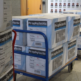 Zväčšiť fotografiu - Župa neustále zásobuje lekárov aj zariadenia sociálnych služieb ochrannými pomôckami - IMG_2503