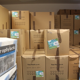 Zväčšiť fotografiu - Župa neustále zásobuje lekárov aj zariadenia sociálnych služieb ochrannými pomôckami - IMG_2514