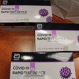 Zväčšiť fotografiu - Župa neustále zásobuje lekárov aj zariadenia sociálnych služieb ochrannými pomôckami - IMG_2526