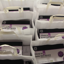 Zväčšiť fotografiu - Župa neustále zásobuje lekárov aj zariadenia sociálnych služieb ochrannými pomôckami - IMG_2532