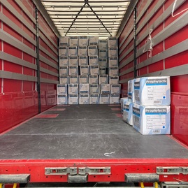 Zväčšiť fotografiu - Župa neustále zásobuje lekárov aj zariadenia sociálnych služieb ochrannými pomôckami - image2