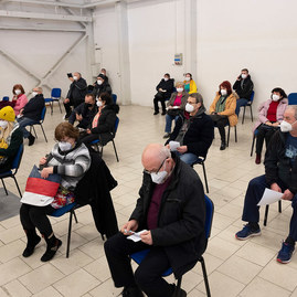 Zväčšiť fotografiu - Župa opäť otvára veľkokapacitné očkovacie centrum v trenčíne! - 20210320_TN_Vakcinacne_centrum_039w