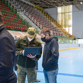 Zväčšiť fotografiu - Župa začne veľkokapacitne očkovať už aj v regióne hornej nitry - TSK_VKOC PD_príprava_mini (20 of 47)
