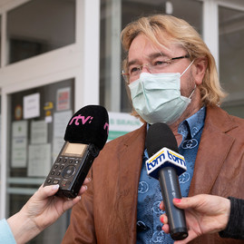 Zväčšiť fotografiu - Župné nemocnice chránia svojich zamestnancov „zdravotníckym filtrom“ - 20200319_TSK_nemocnice_100w – kópia