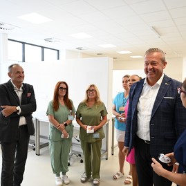 Zväčšiť fotografiu - Župné nemocnice zvyšujú výkonnosť a postupne ozdravujú svoje hospodárenie