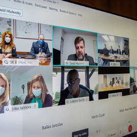 Zväčšiť fotografiu - Župy sú pripravené pomôcť vláde s rýchlejším očkovaním - 143263624_2772775322936798_2095426420932810855_o