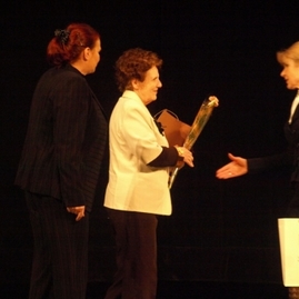 Horná nitra slávnostne poctila šíriteľov kultúry - Kultura4-2009-ocenovanie-ing.-sajbidorova
