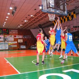 Basketbalisti handlovej